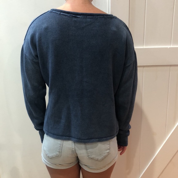 Blue sweater - Picture 2 of 3